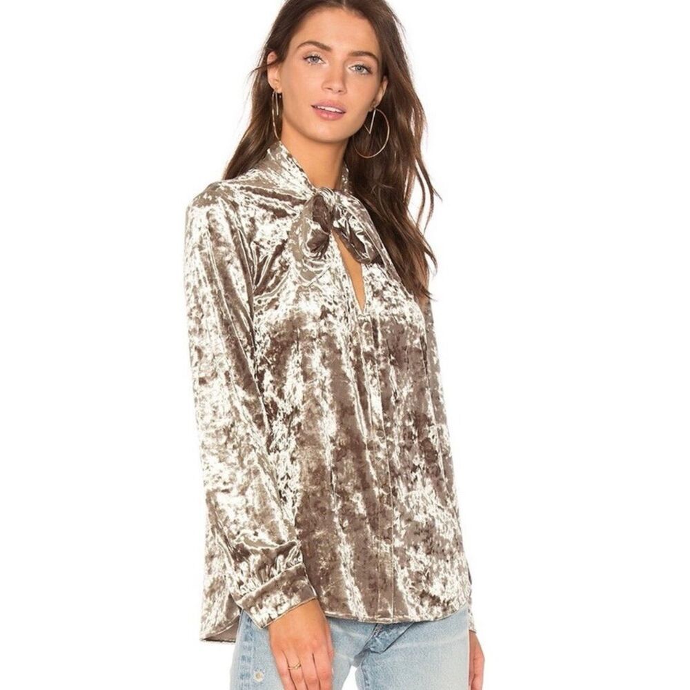 NWOT L'Agence Gisele Velvet Tie Neck Button Down blouse, Med $395 A13
